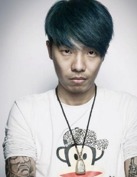 21岁创业,35岁自杀,赵薇也差点入局,创业典范茅侃侃坎坷的一生