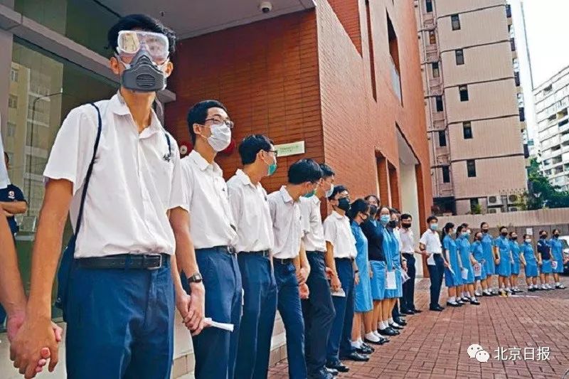 全港第一家这所中学明令禁止学生违法示威
