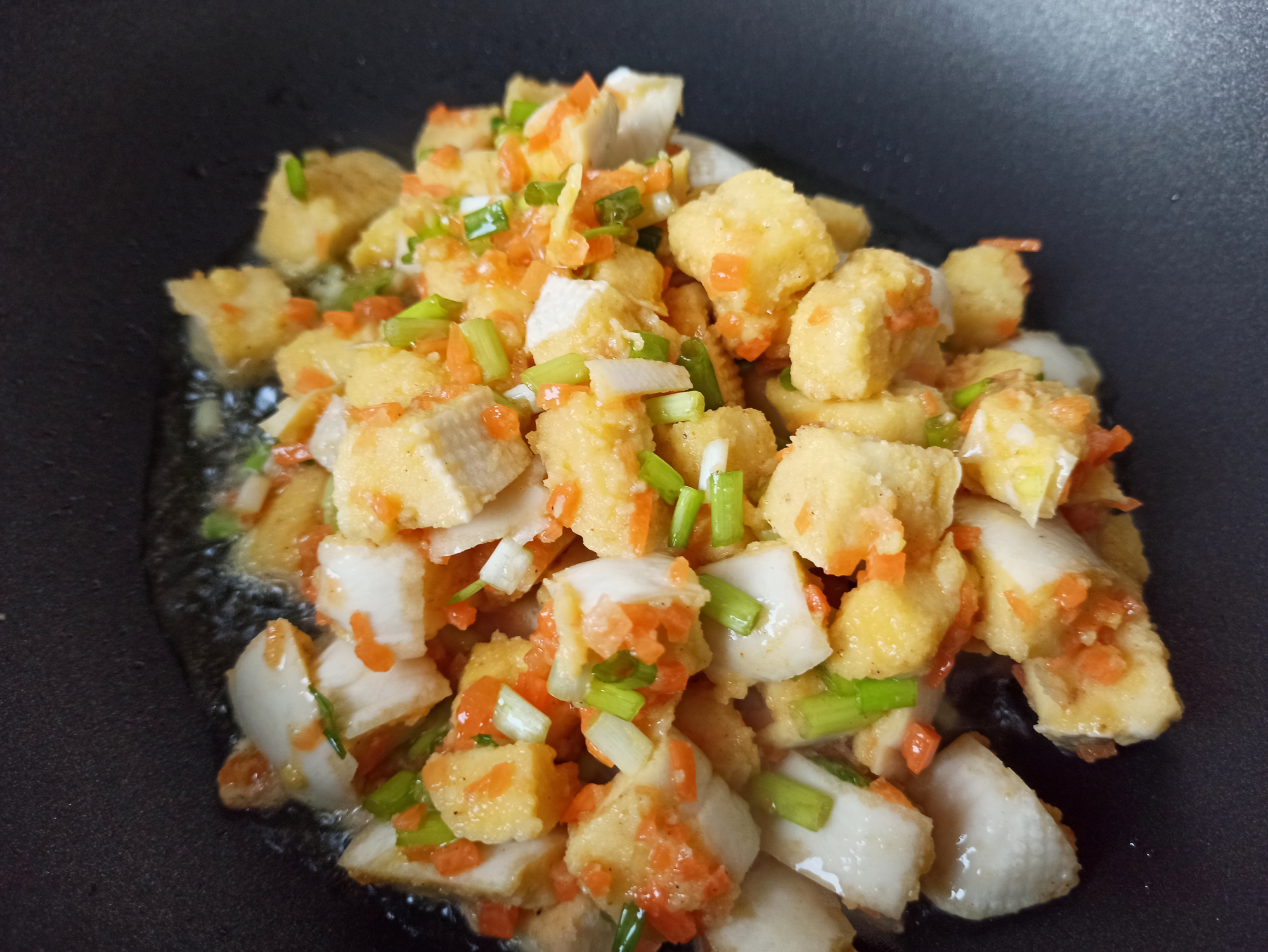 孜然炒馒头的家常做法,香味浓郁,5分钟出锅,轻松解决全家早餐