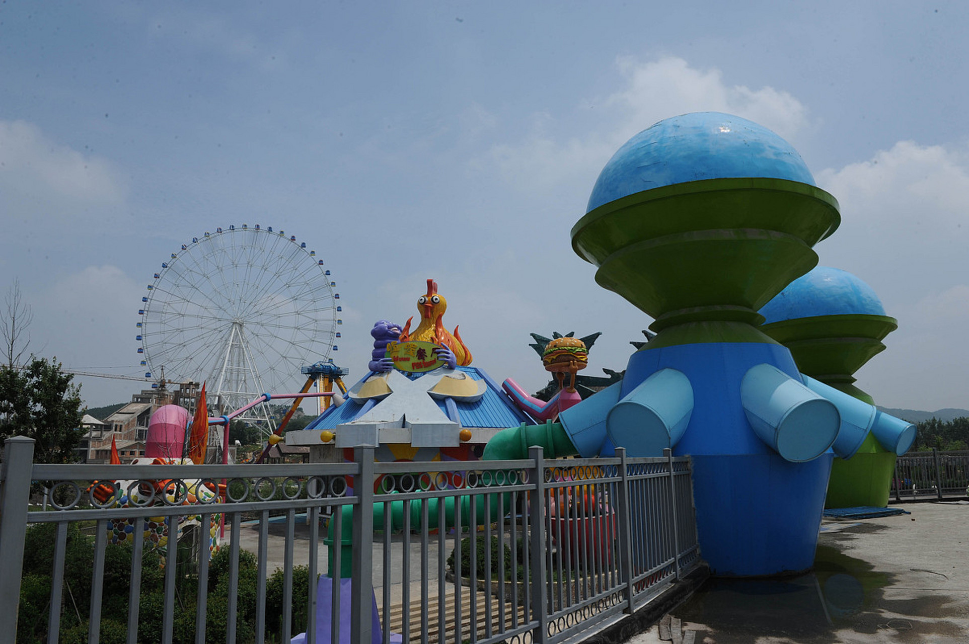 我要带大家走进一个充满惊喜和欢乐的宝藏之地——吉林市永欣欢乐谷!