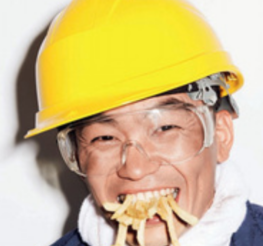 爆笑笑话:公交车上有一对情侣,我走上前对那男的说:我怀孕了