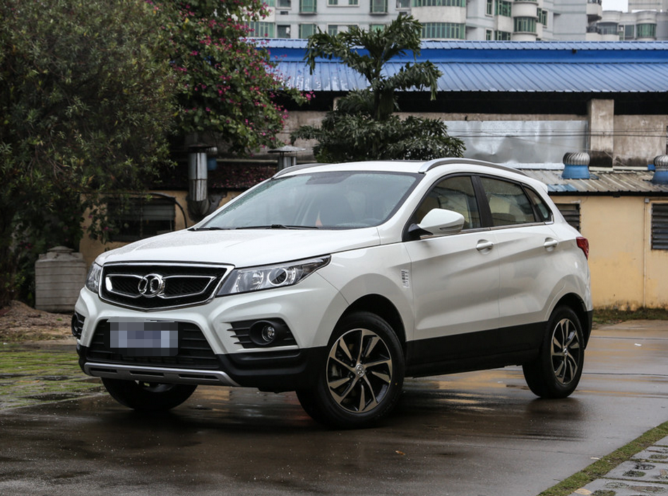 外观时尚大气的的绅宝x55,简约中尽显个性!