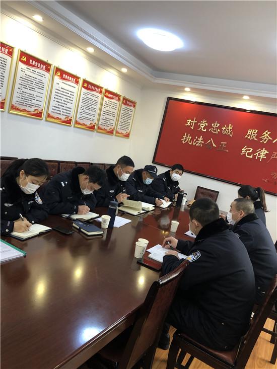 法制支队政委钟建辉到荥经县公安局指导涉疫案件办理工作