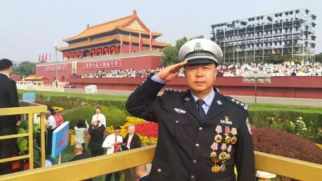 骄傲!今天,鸿胜警官受邀现场观礼大阅兵!