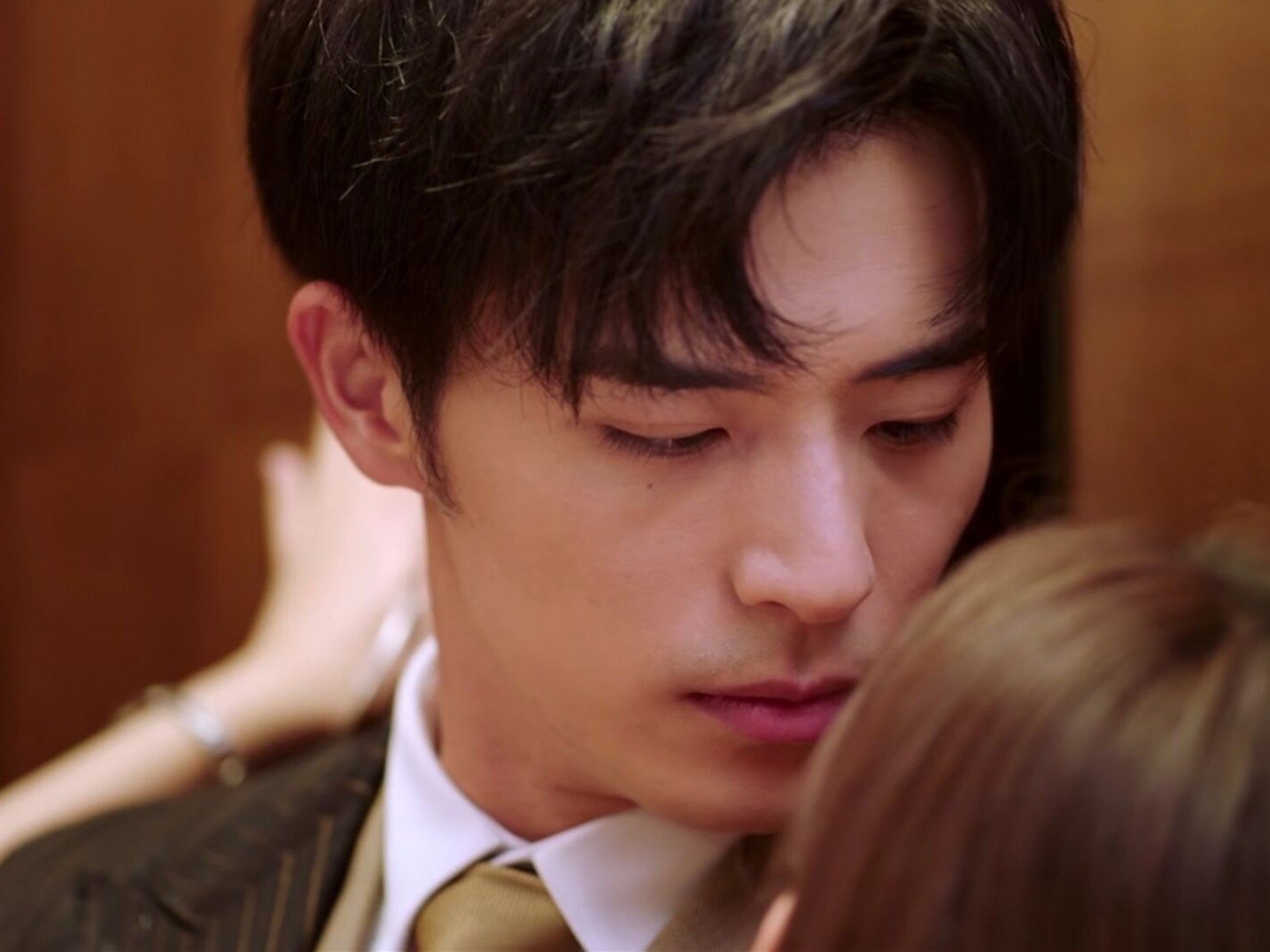 夏林与凌异洲狗血的相遇,引出娱乐圈的舆论现实!