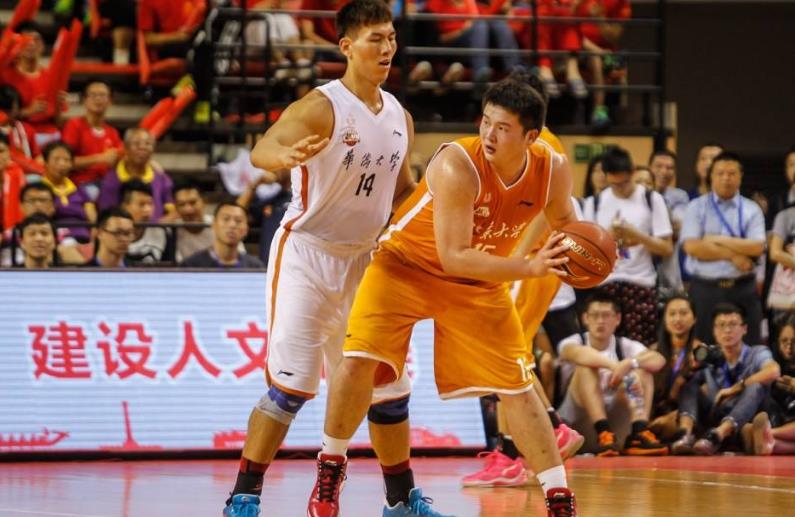 中国铁牛张鸿林,宁可打野球也不进cba,年薪超百万女友貌美如花