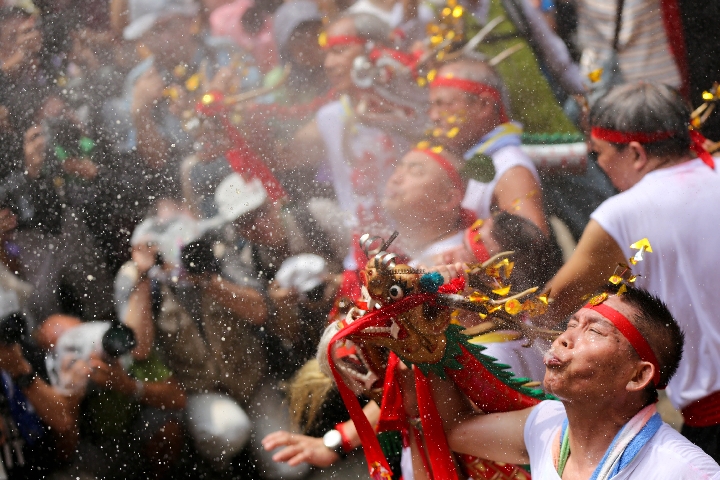 澳门:鱼行醉龙舞动四百年