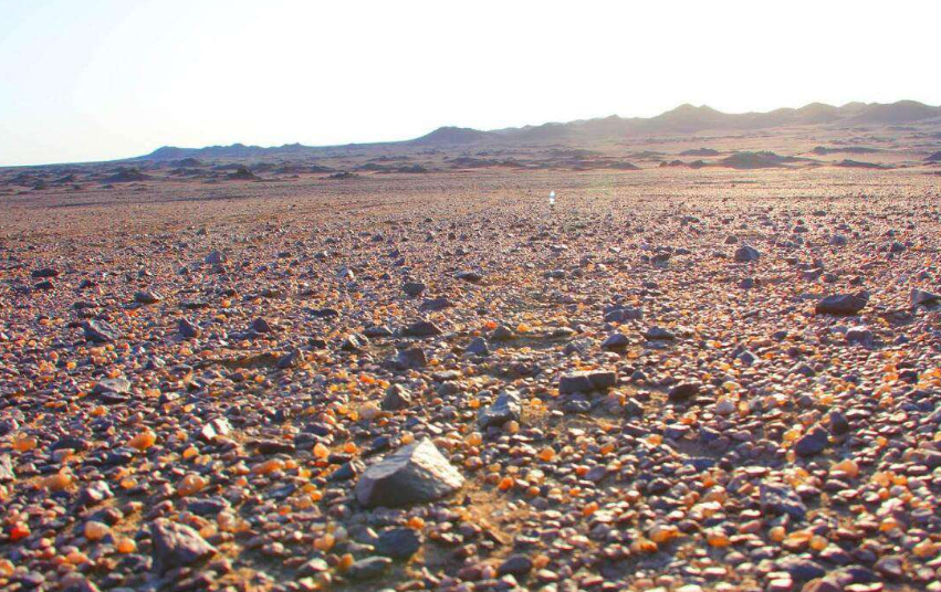 中国有一最大的玛瑙滩,宝石遍地都是,被曝光仅4年就成"土坡"