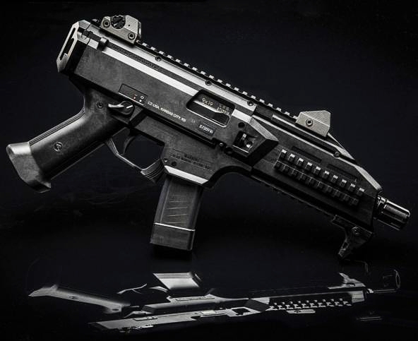 蝎式evo iii冲锋枪的弹匣为聚合物制的双排双进弹匣,有20发或30发两种