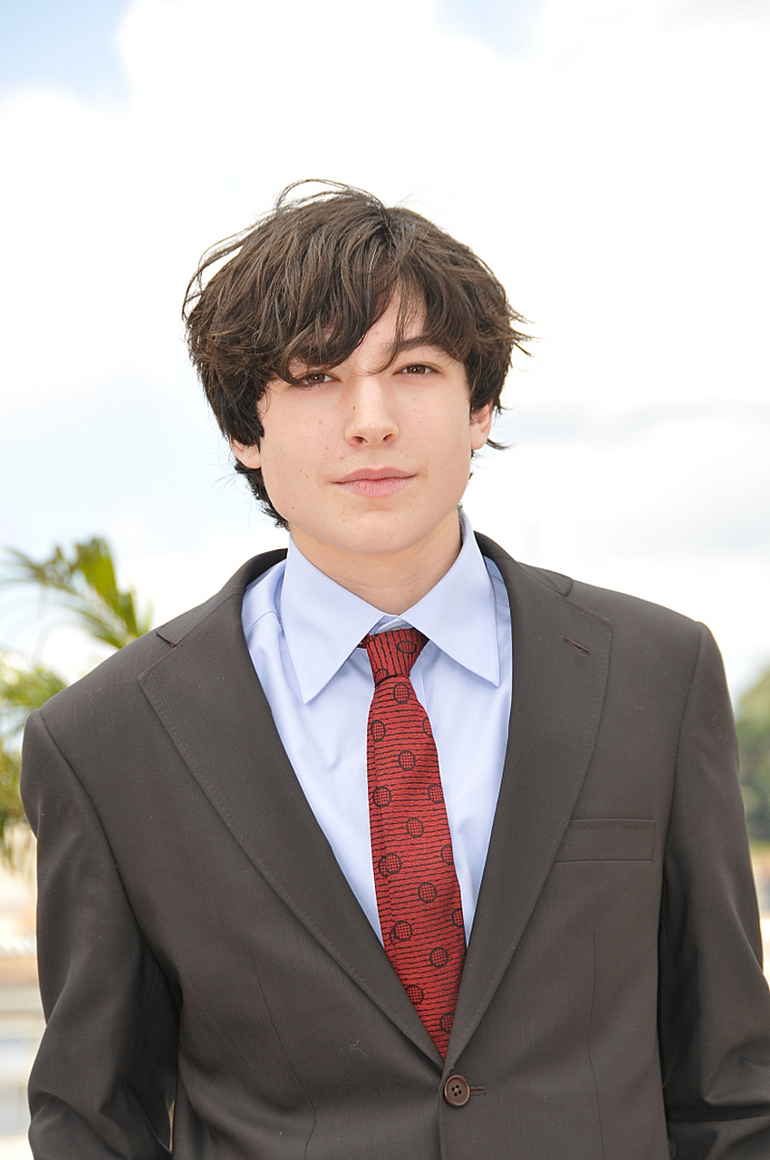 埃兹拉米勒被指曾控制未成年少女