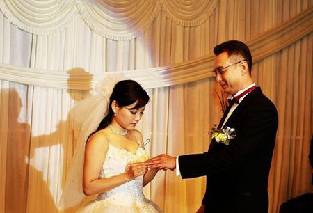 曾比杨钰莹还有名,当红时退出演艺圈,今嫁才子低调恩爱惹人羡!