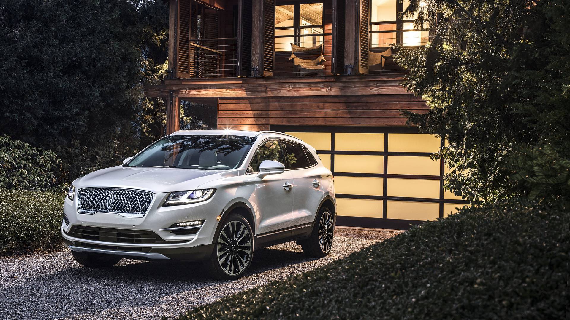 汽车:进口2.0t卖23万,换装家族百万前脸,这豪华suv怕是要大卖