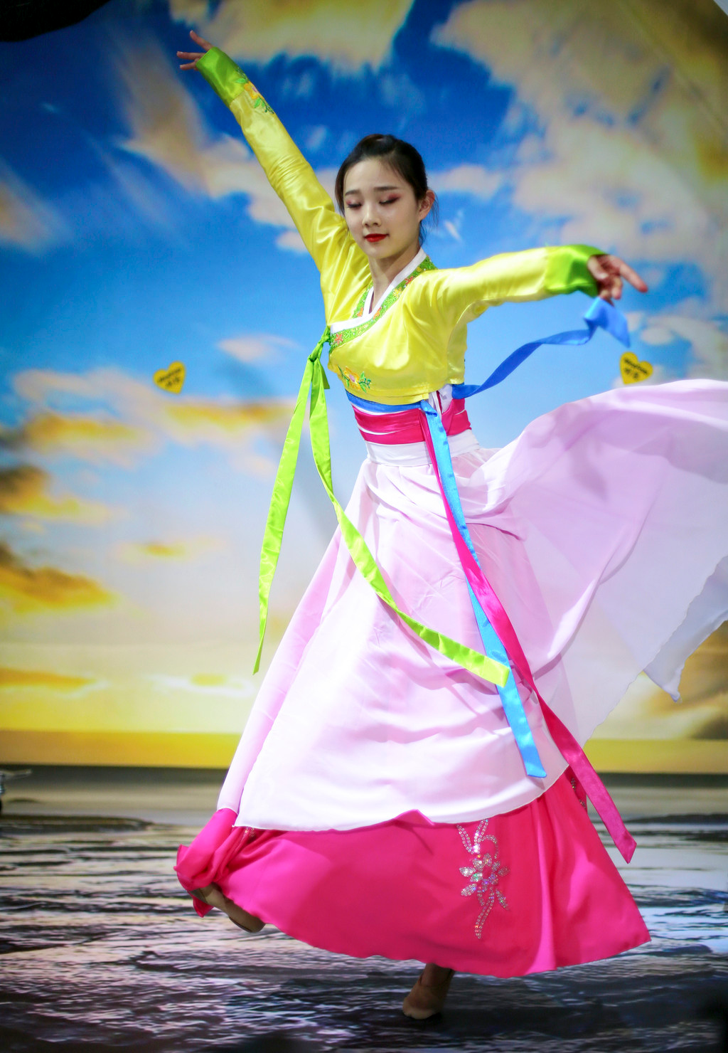 朝鲜舞造型图片图片