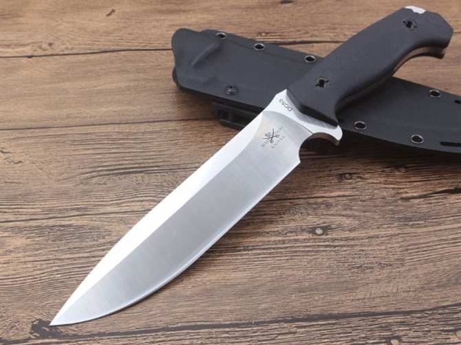 2mm 刃材:m390粉末钢 硬度:60-61hrc 表面:沧桑石洗 柄材:钢柄 重量