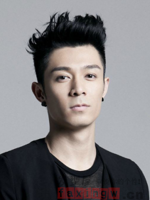 小鲜肉周柏豪的时尚造型,简约又帅气,你们喜欢吗?