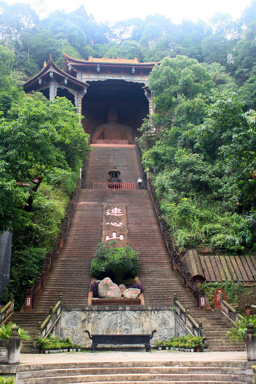 重庆之旅:云阳张飞庙,探寻三国英雄的足迹  重庆,这座山水之城,不仅以