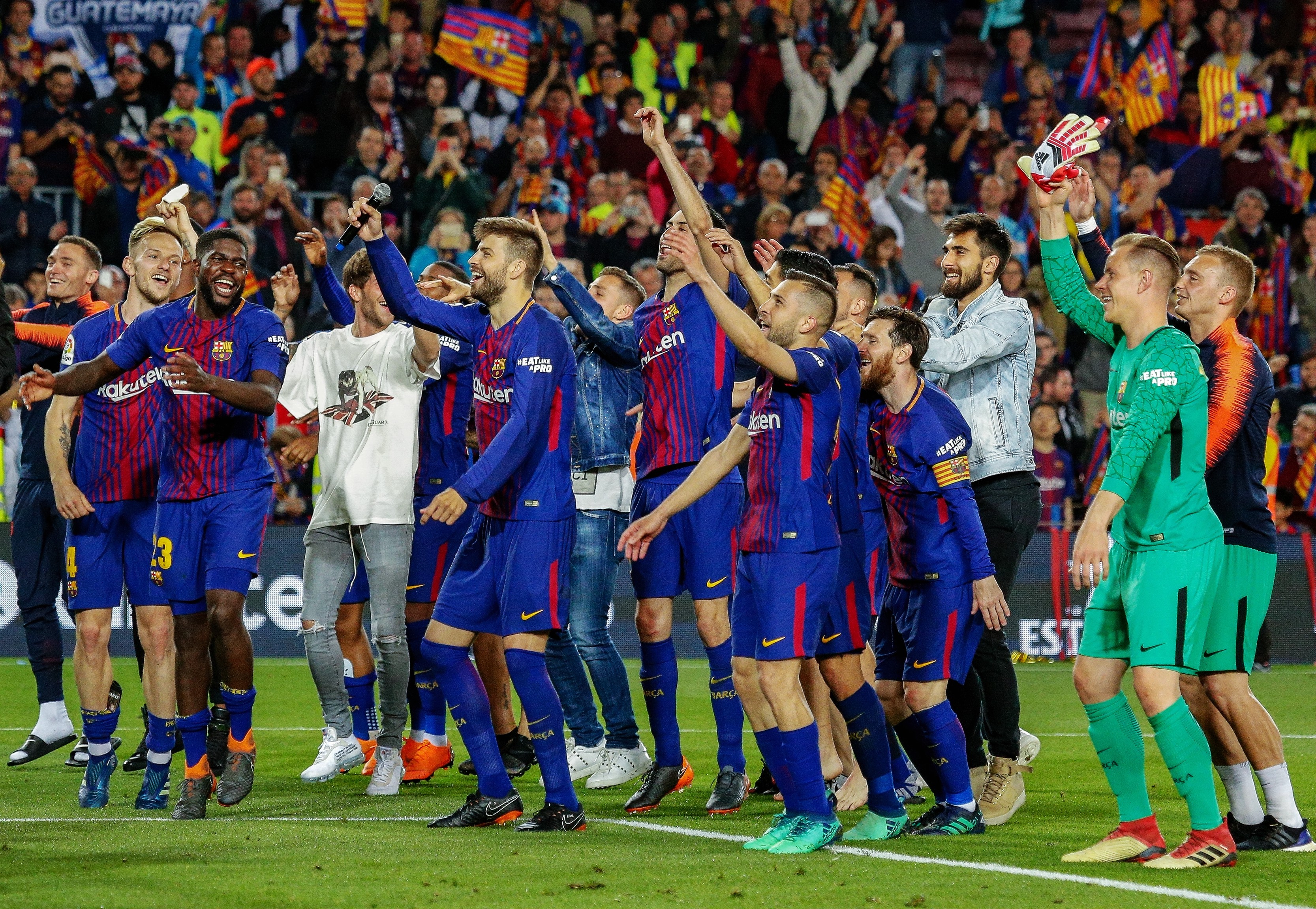 足球——西甲:巴塞罗那平皇家马德里(9)