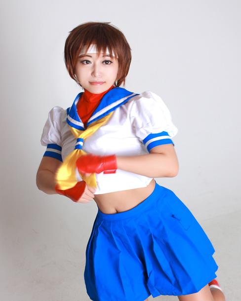 街头霸王cos,网友:春丽别闹了,你是赢不了不知火舞的!