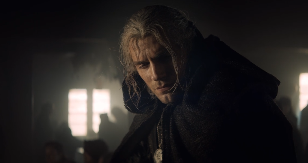 《猎魔人》黑暗世界中的猎魔战士,亨利·卡维尔变得更帅了!