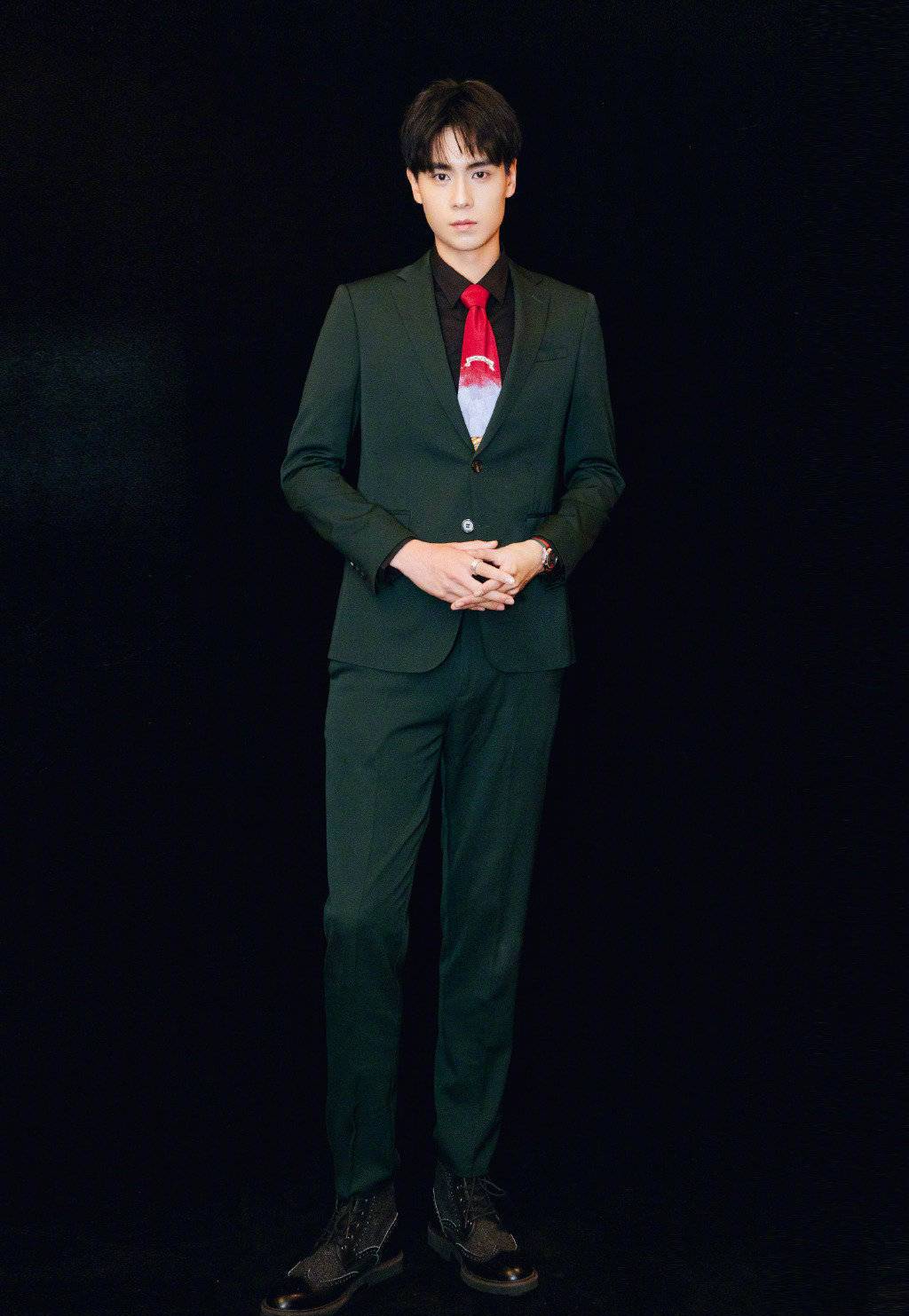 高个子明星腿长数据大曝光!网友:这腿是逆天了吗?