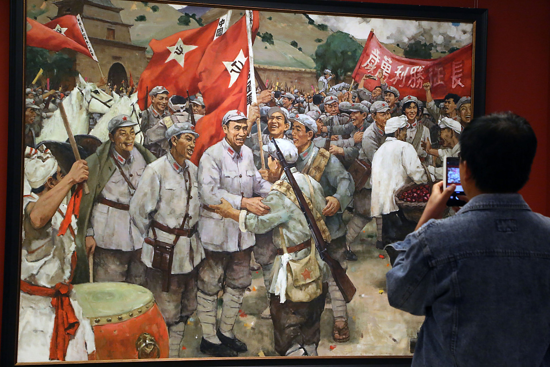 红十三军第一团(简称红一团)为了扩大游击区域,补充武器和给养,策应