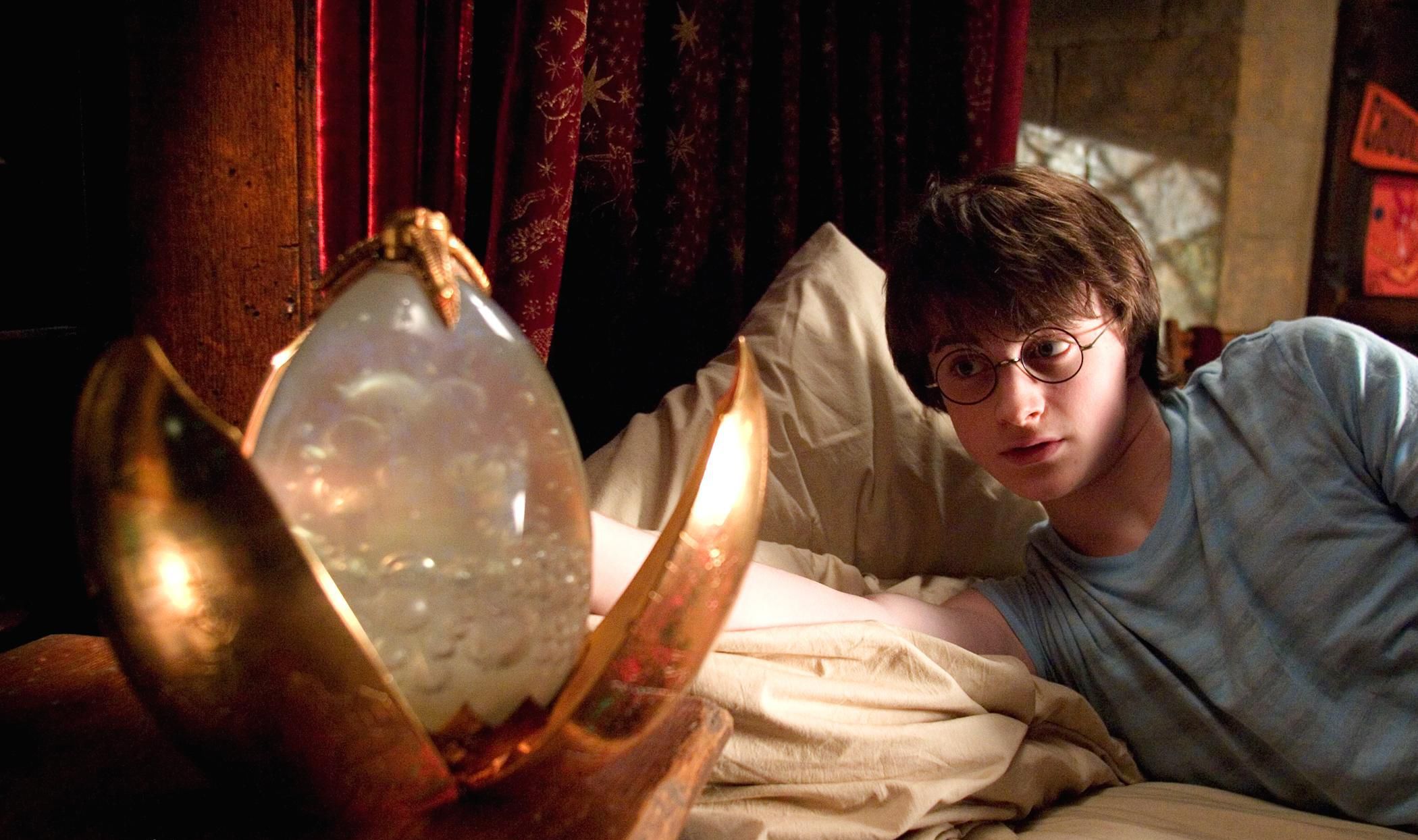 哈利波特与火焰杯:系列新基调的第一部,没鼻子伏地魔化成人形!