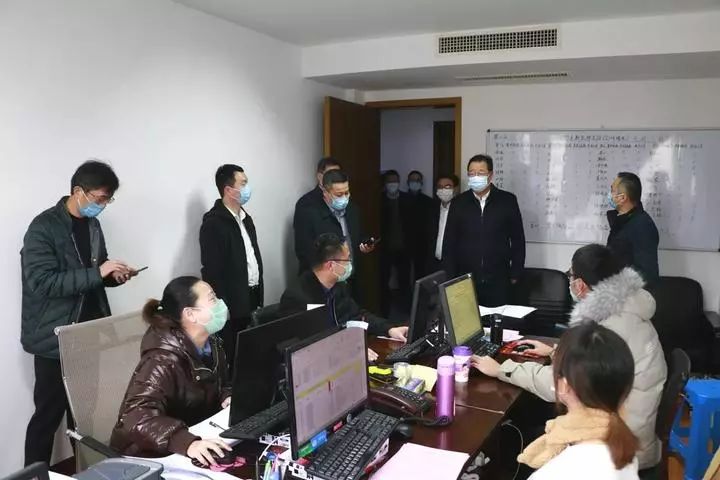 叶剑鸣暗访基层防疫措施落实:卡点不够严,立即补短板