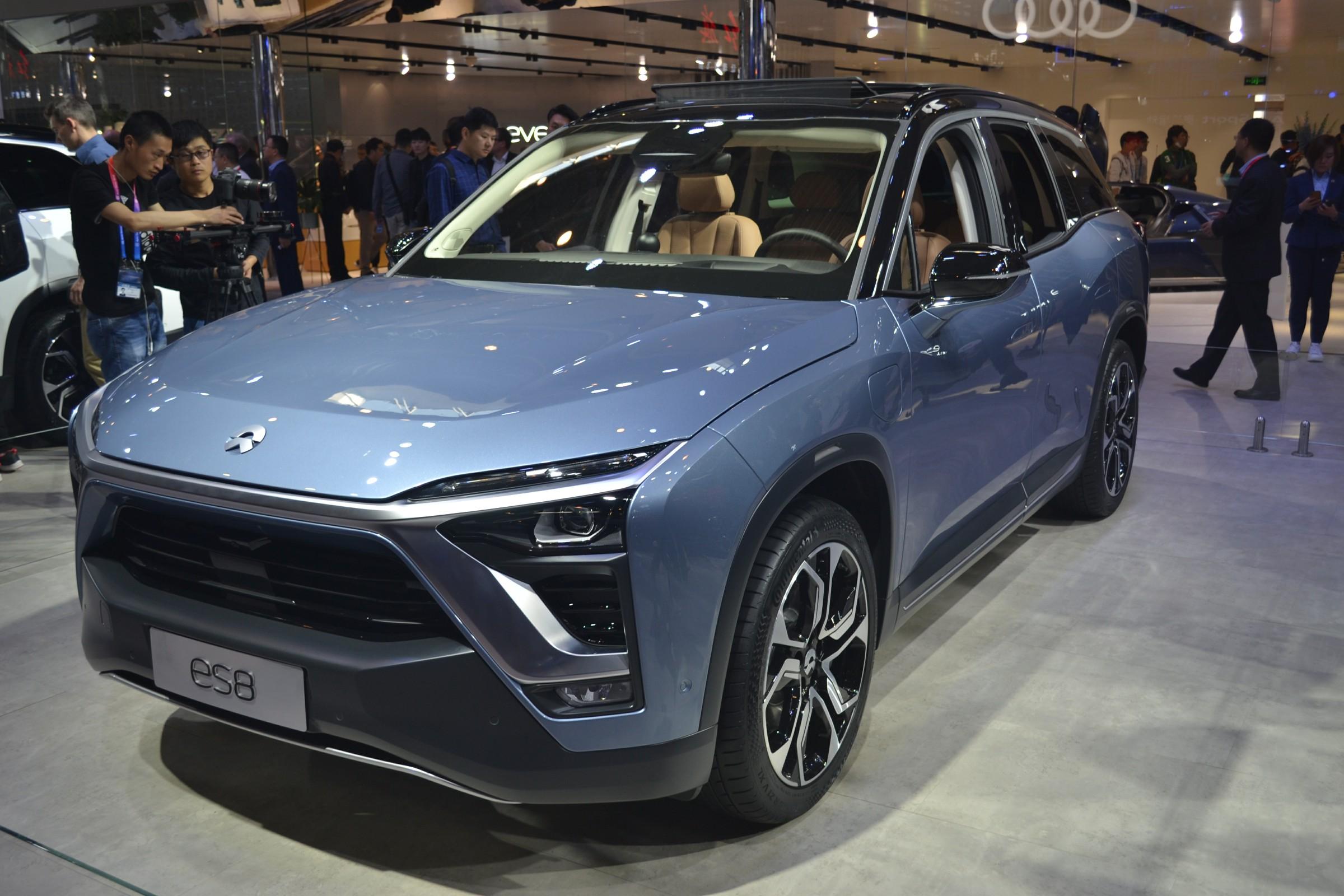 谁说"小破球"没有赞助?这辆科幻suv说:我来!