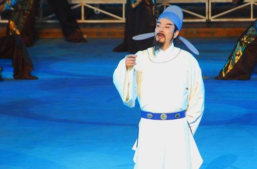 南京故事:李白大半夜不睡觉,跑到南京喝酒唱k,他想干啥?