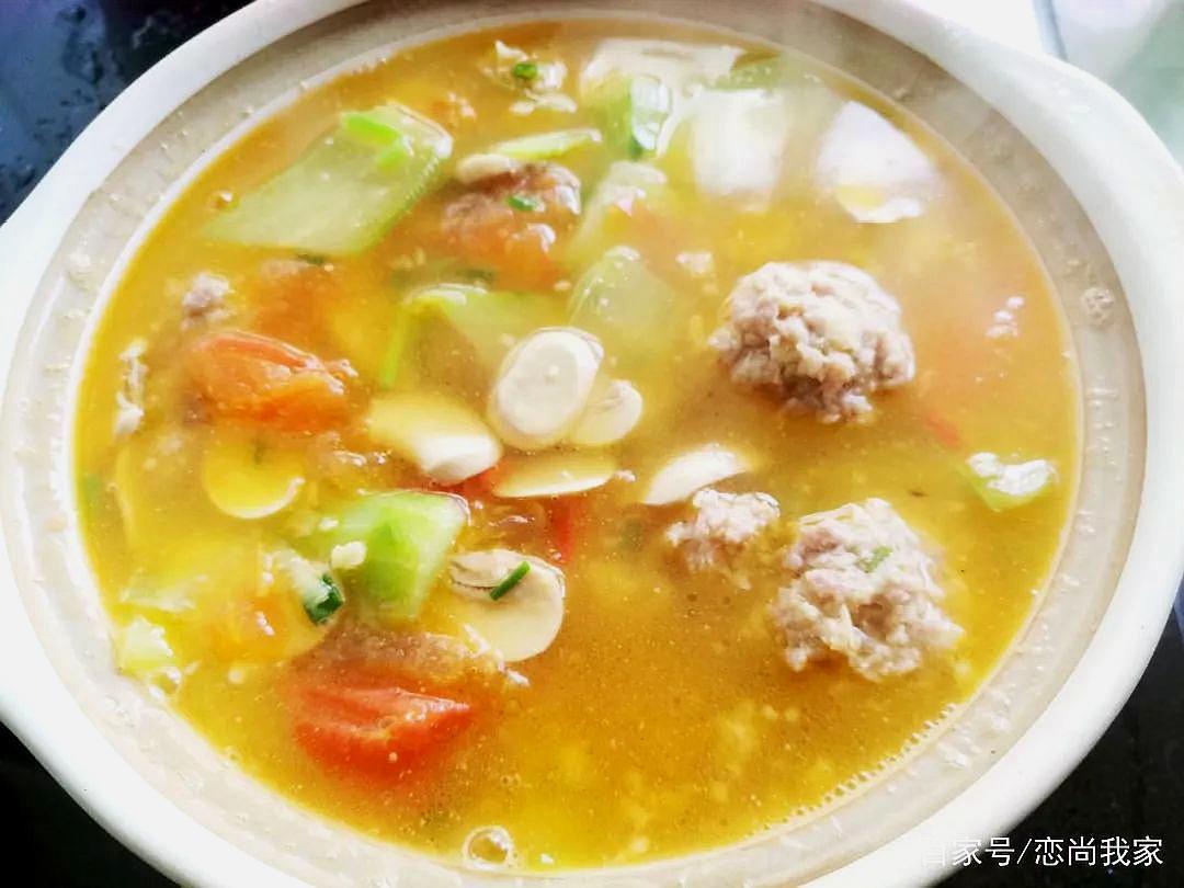 春天最适合做个三鲜肉丸汤,开胃又营养,注意这三点肉丸嫩滑好吃