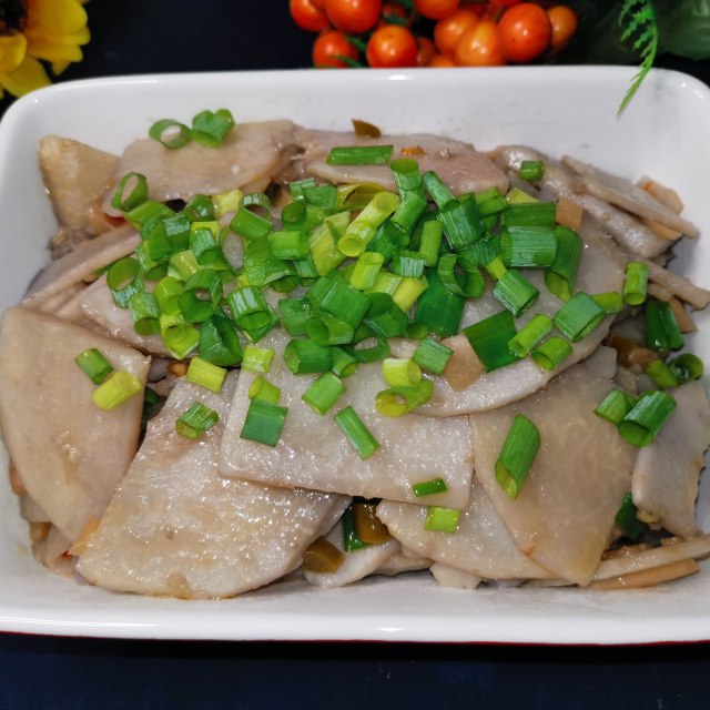 酸菜芋头,酸辣过瘾,营养美味,一盘子都不够吃