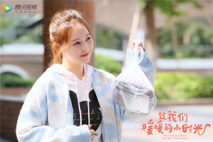 陈晶晶亮相《小时光》开播发布会 实力演绎朝气青春