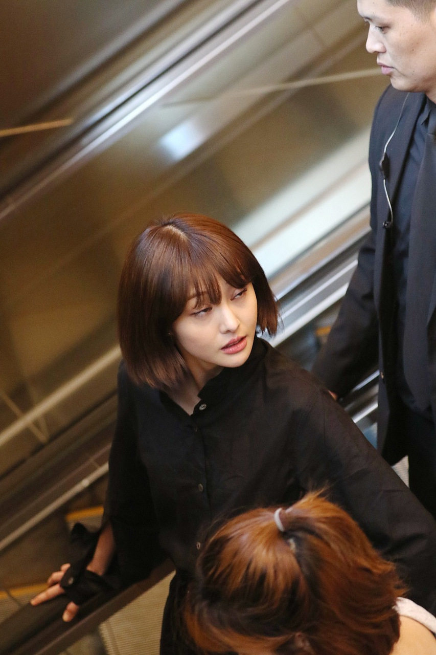 近日,有媒体报道,上海市松江人民法院发布了一起案件,其中郑爽被判