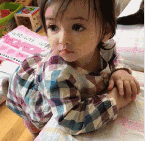 "全球最美女宝宝"长大了,如今长这样,还当得起这个称号吗