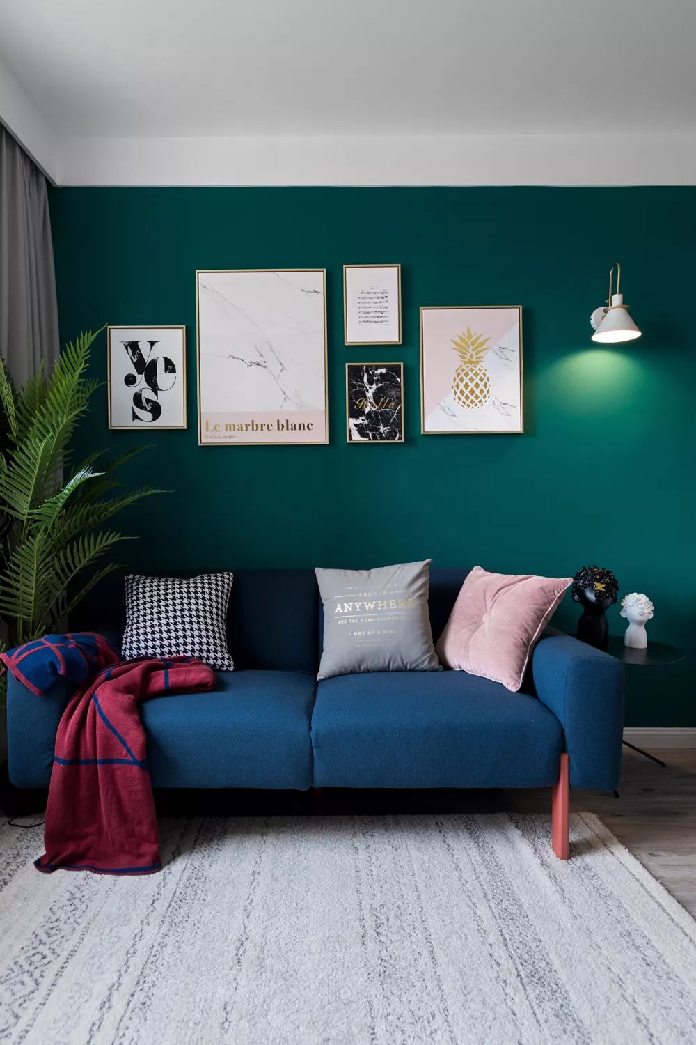 58㎡现代北欧,墨绿色的背景墙,深沉稳重好端庄