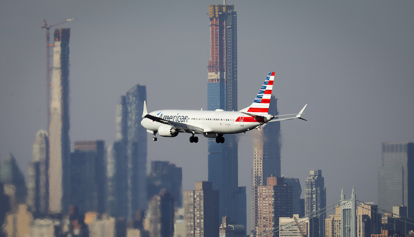 【美国联邦航空局称波音737 max 8仍适航】美国联邦航空局表达对波音