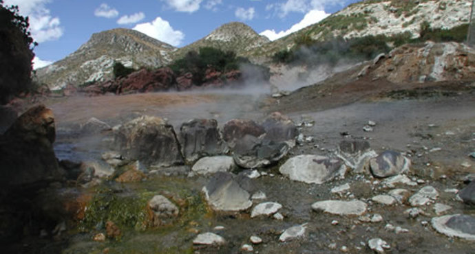 三亚西岛,拉萨日多温泉…细数那些水质清澈的旅游景点