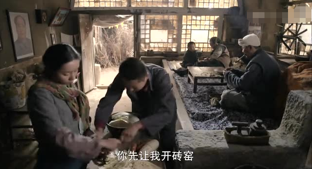 《平凡的世界:半傻的田二为何口中总念叨"世事要变了?
