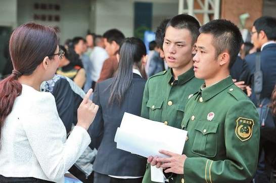 退伍军人考警察有何优势?竟有三条捷径可顺利进入警察队伍?