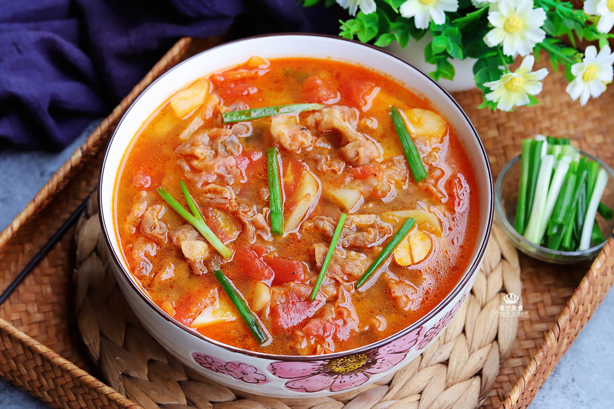 做番茄肥牛时,牢记这2个小技巧,出锅汤汁浓郁,肥牛鲜嫩没腥味