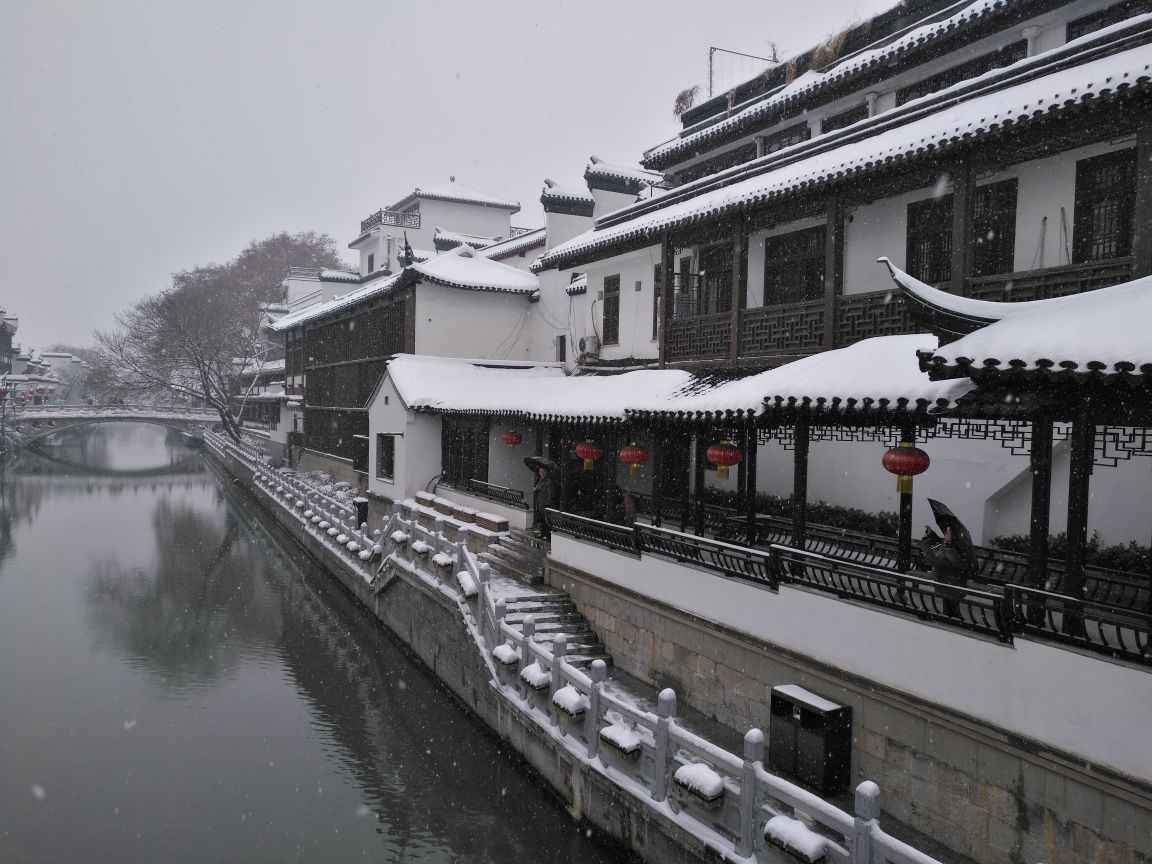 秦淮河:十里秦淮,千年横流,人潮涌动,灯火辉煌