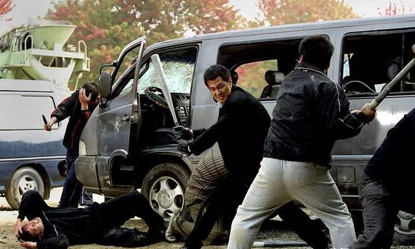 《犯罪都市》 2.《金鸡大劫案》 3.《扫毒》 4.《热血街区》 5.