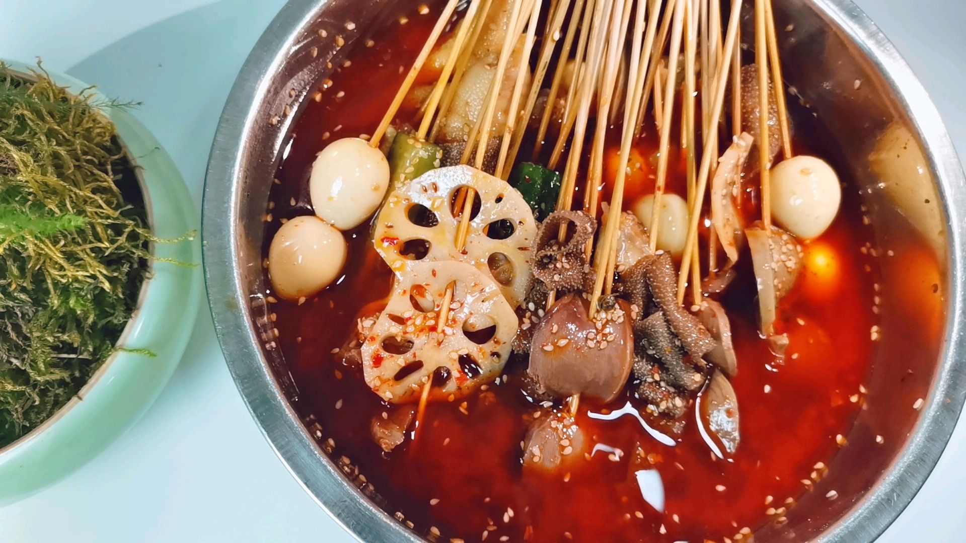 莹妹学做“乐山钵钵鸡”麻辣鲜香,营养健康,一锅不够吃