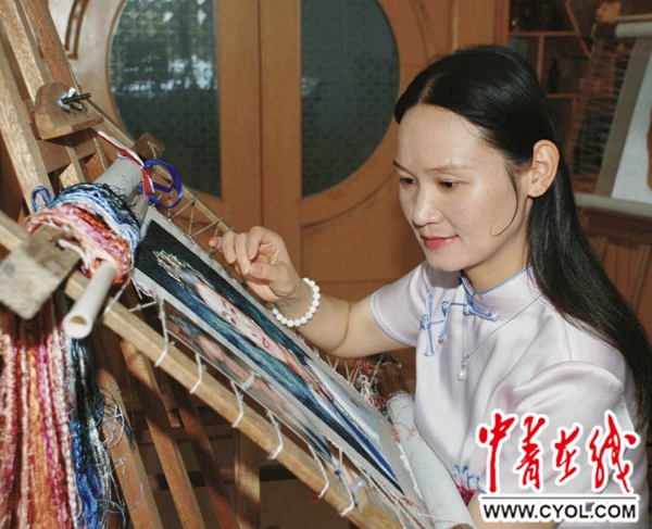 穿针引线30年 "绣娘"朱寿珍用双手传承民族技艺