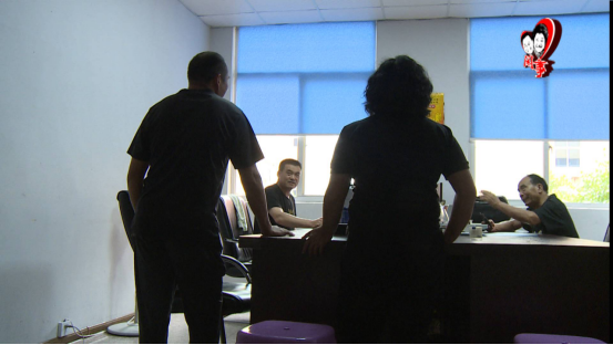 《闲事婆和事佬》:租店想开杂货铺,隔壁坚决反对?