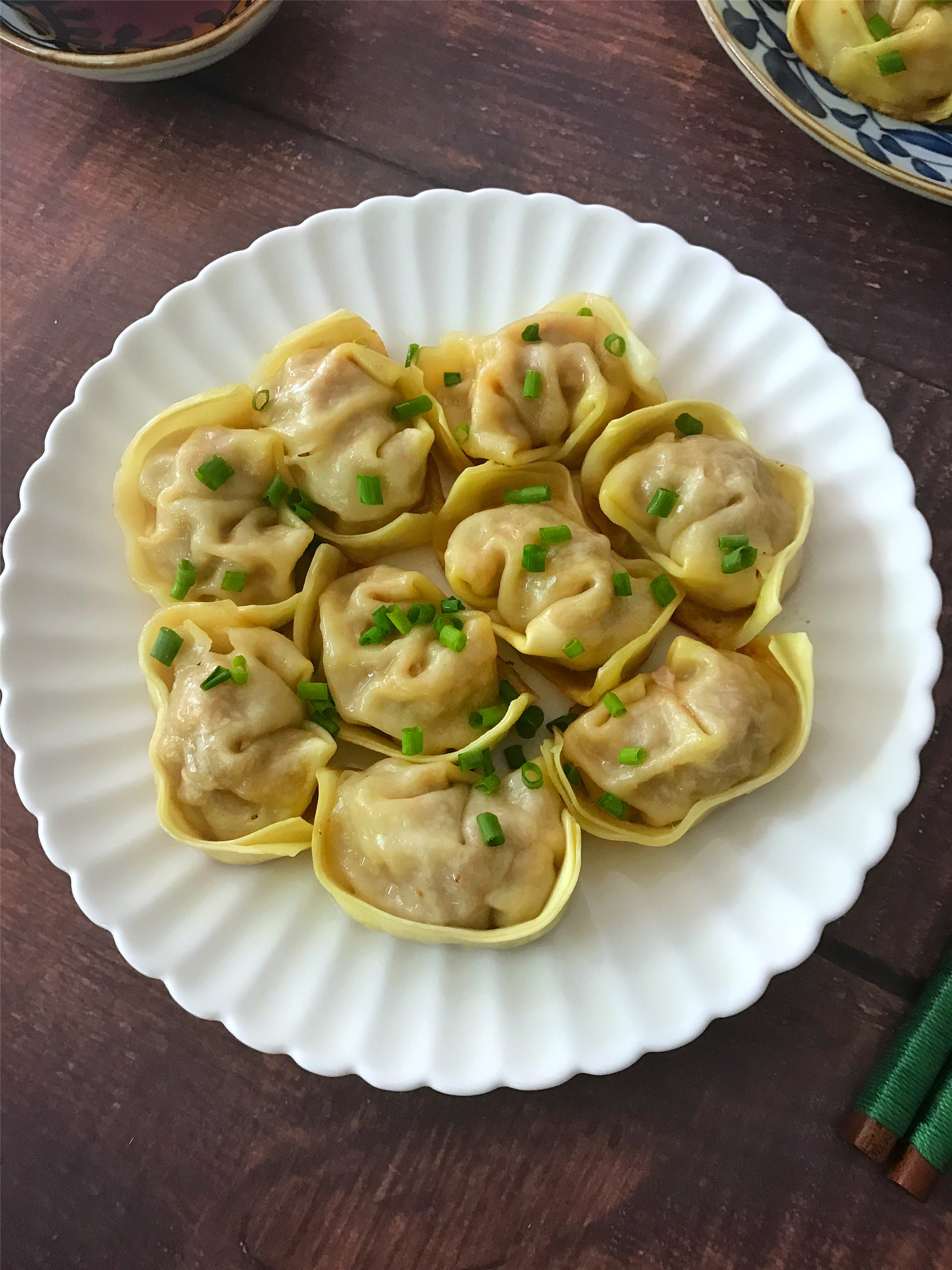 馄饨不煮不蒸,这种做法最馋人,香脆鲜美,出锅家人抢着吃