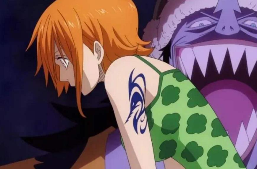 动漫纹身女神,纹身不影响她们的美丽,娜美同一个地方纹两个图案