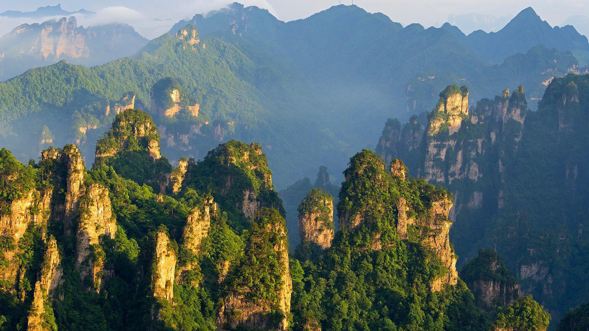 张家界风景区,位于湖南省张家界市区.
