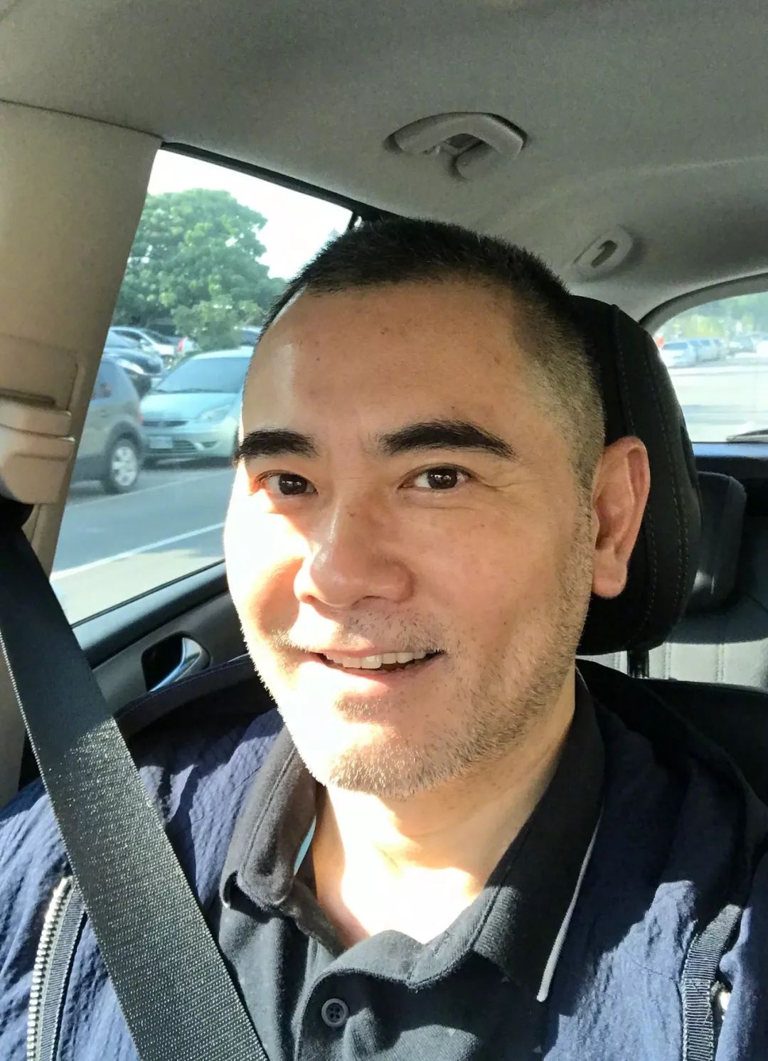 童年男神胖若两人 曾靠俊美外型走红 59岁台湾男星变发福大叔