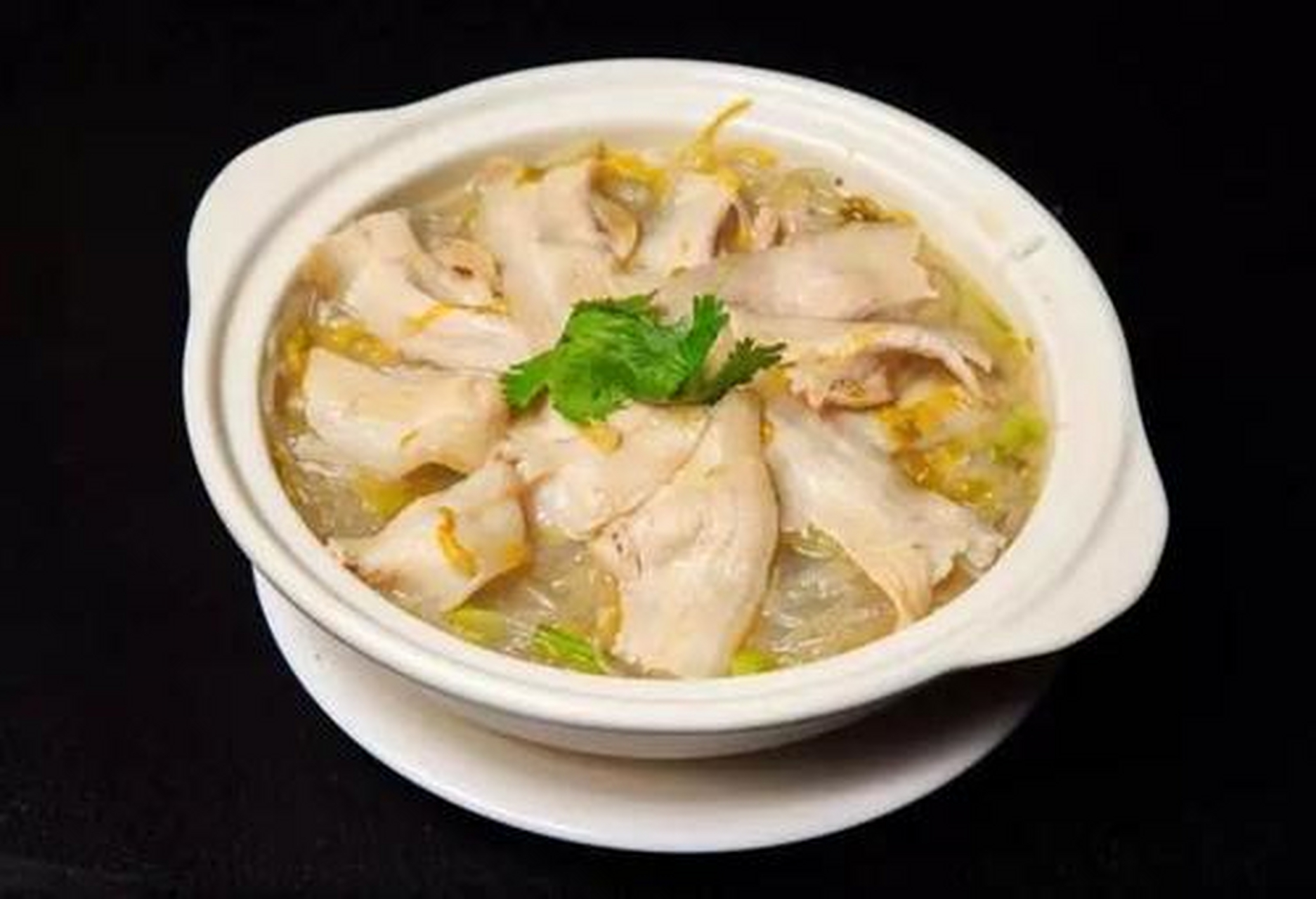 立冬创意美食#酸菜白肉是以酸菜和猪五花肉为主要食材的东北菜,口味